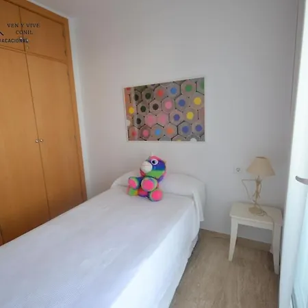 Adosado Familiar Con Piscina Y Terraza * Cadiz
