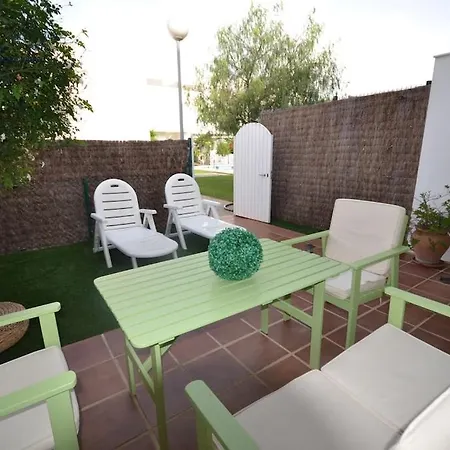 Holiday home Adosado Familiar Con Piscina Y Terraza Cadiz